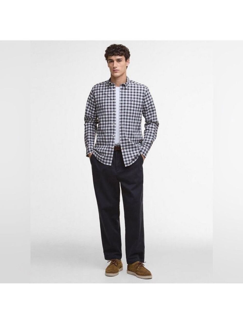 Barbour Lomond button up size large shirt with a tailored fit cotton blend
